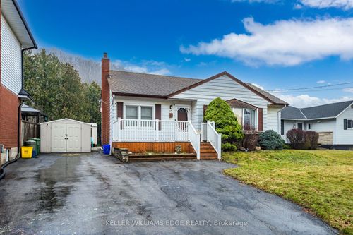 13 Alba St, Stoney Creek, ON, L8G1N9 | Card Image