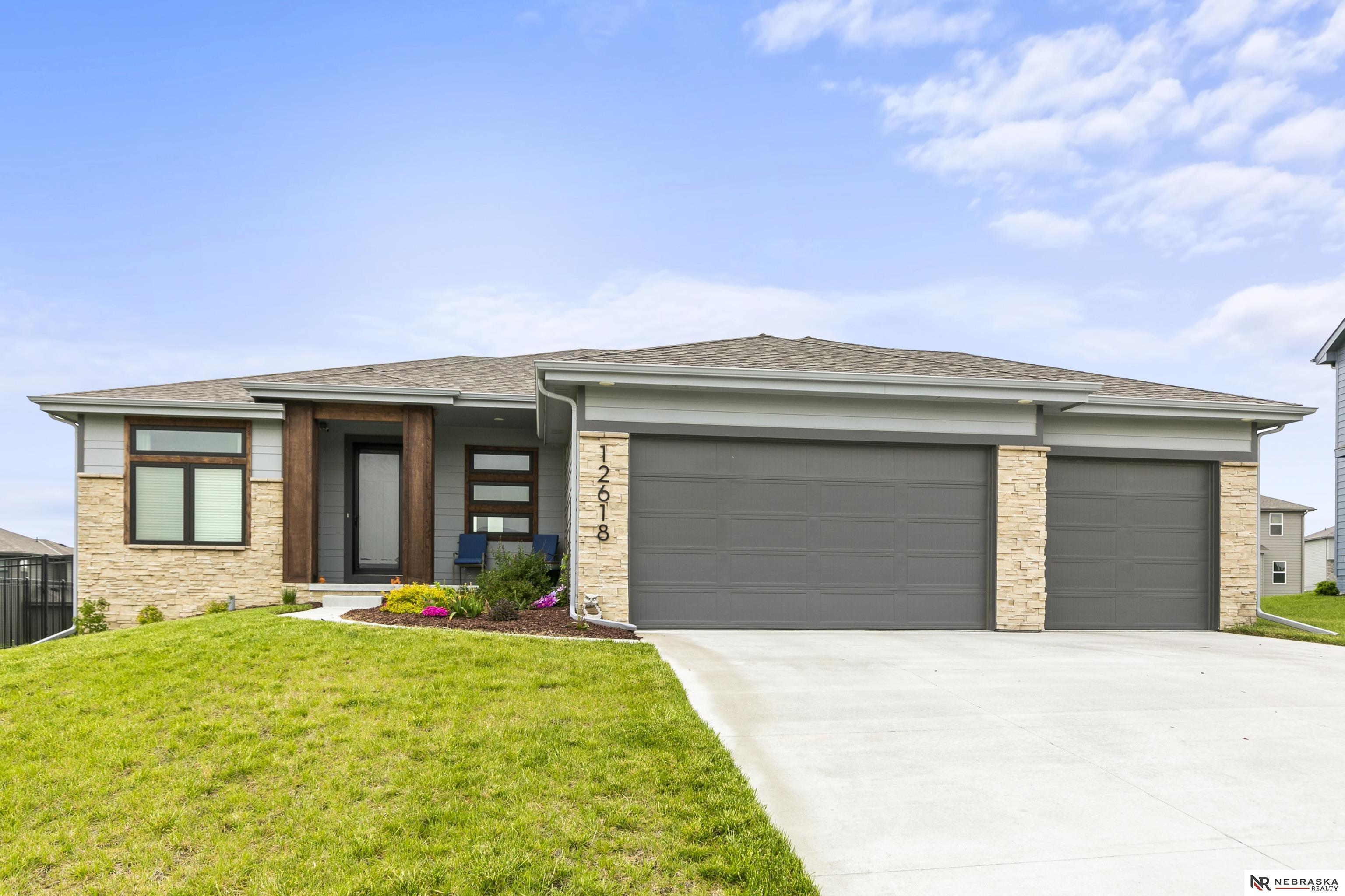 Schirra St, Omaha, NE 68138