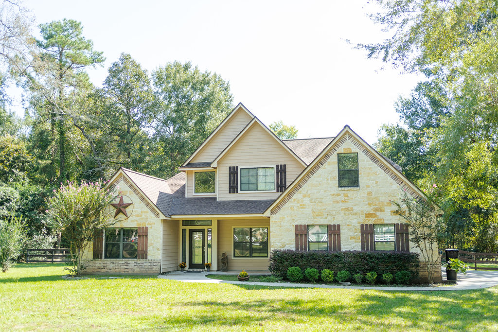 Edinburgh Ct, Montgomery, TX 77316
