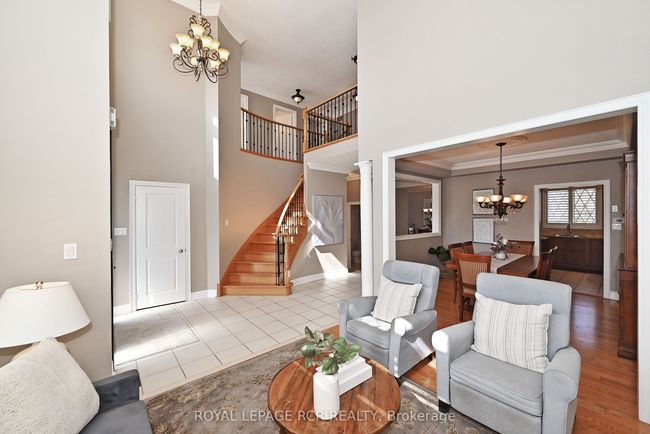 9 Deerhorn Cres, House other with 4 bedrooms, 3 bathrooms and 6 parking in Aurora ON | Image 7