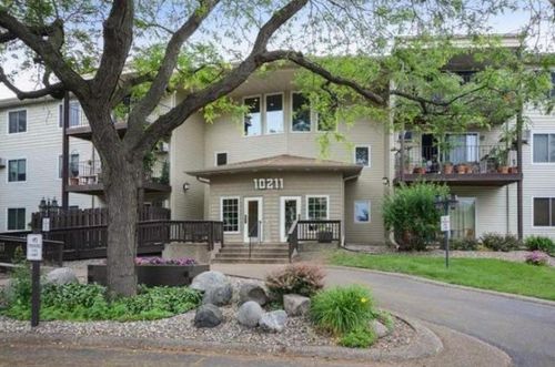 apt-105-10211 Cedar Lake Rd, Minnetonka, MN, 55305-3243 | Card Image