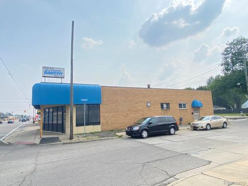 24055 Van Dyke Ave, Center Line, MI, 48015-1311 | Card Image