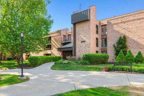 138-3942 N Oakland Ave, Shorewood, WI, 53211-2270 | Card Image