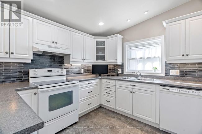 264 Huron Rd, House other with 3 bedrooms, 2 bathrooms and 22 parking in Goderich ON | Image 15