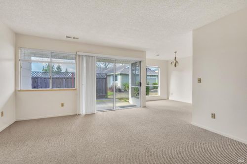 331 Pythian Rd, Santa Rosa, CA, 95409-6322 | Card Image