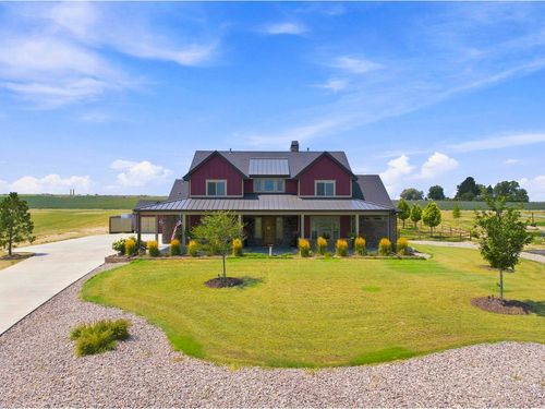 9260 Meadow Farms Dr, Milliken, CO, 80543-8904 | Card Image