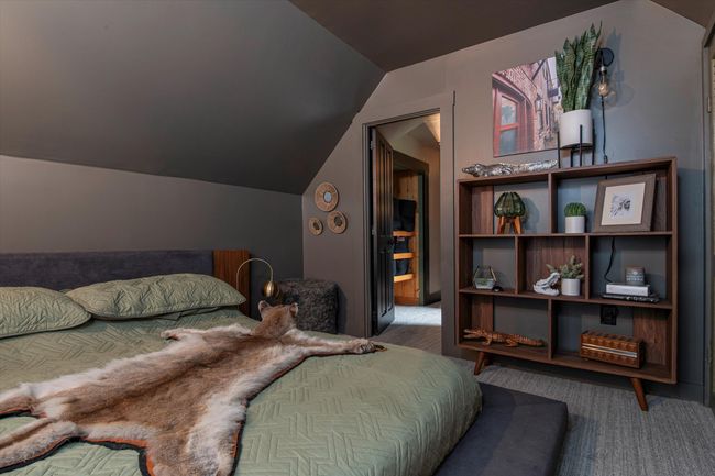 Secondary room-2nd floor | Image 15