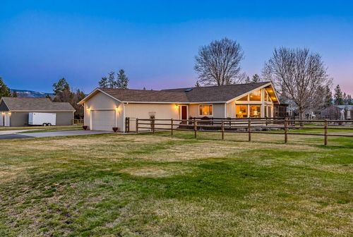 37 Canyon Breeze Ct, Stevensville, MT, 59870-7406 | Card Image