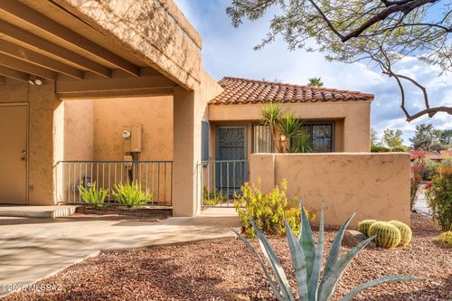 3000 E Thornhall Ter, Tucson, AZ, 85716-1286 | Card Image