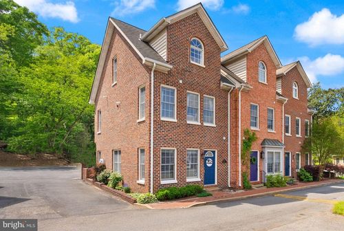 202 Center Ln, Occoquan, VA, 22125-7704 | Card Image