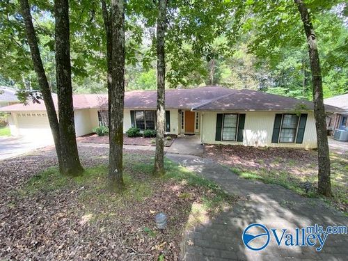 7804 Smoke Rise Rd Se, Huntsville, AL, 35802-3916 | Card Image