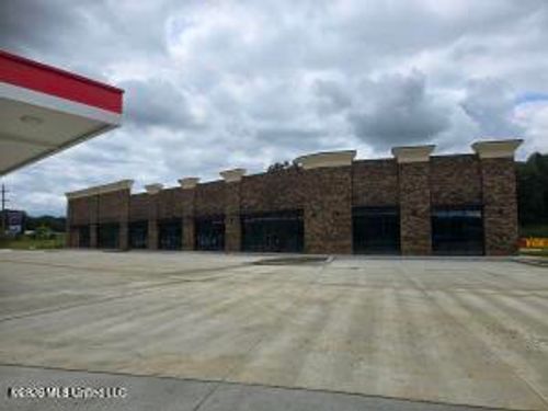 bay-1-8961 Church Road Ext, Olive Branch, MS, 38654 | Card Image