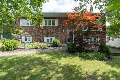 29 Armstrong Cres, Markdale, ON, N0C1H0 | Card Image