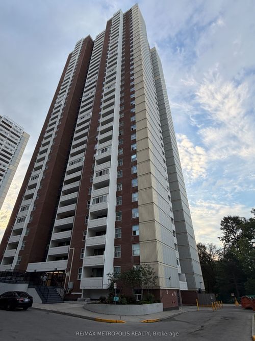 2803-3 Massey Sq, East York, ON, M4C5L5 | Card Image