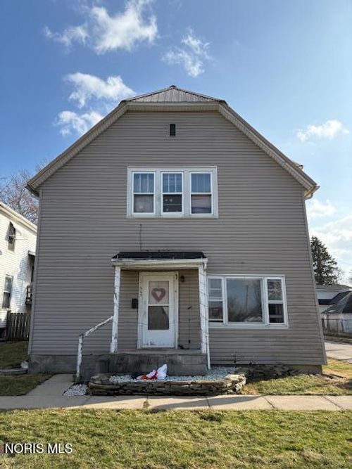 565 W Fremont St, Fostoria, OH, 44830-1603 | Card Image