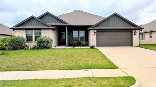 304 Brinkley Dr, Saginaw, TX, 76179-2679 | Card Image