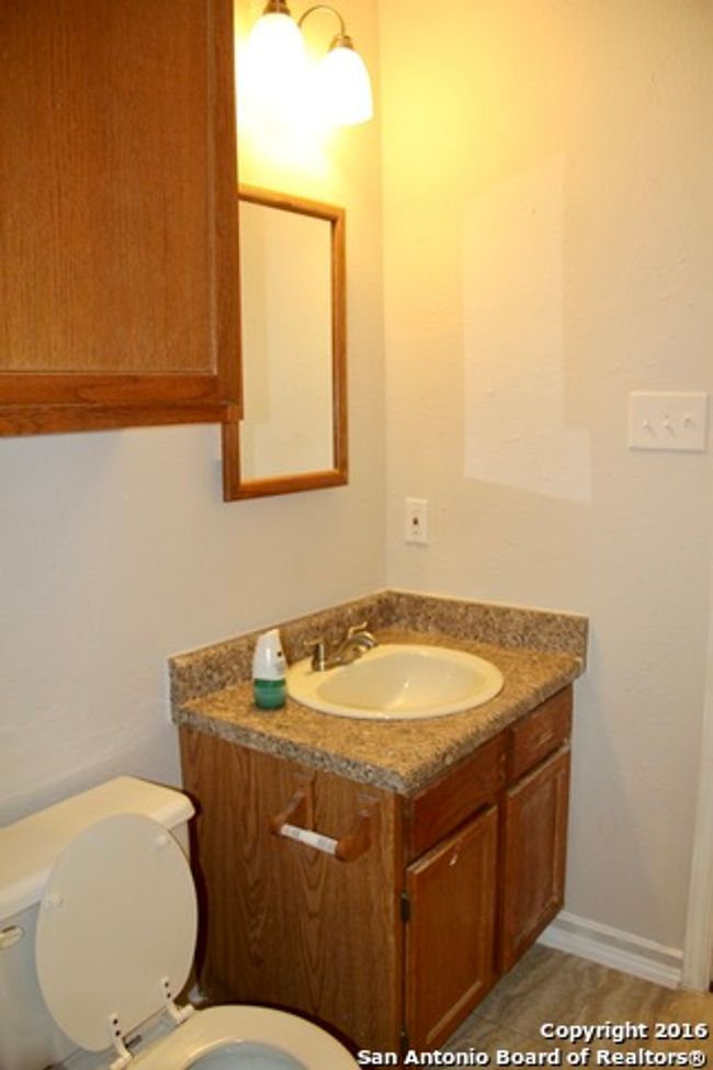 610 Meadow Gate, House other with 3 bedrooms, 2 bathrooms and null parking in Converse TX | Image 13