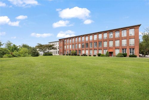 206-494 Woonasquatucket Ave, North Providence, RI, 02911-1667 | Card Image