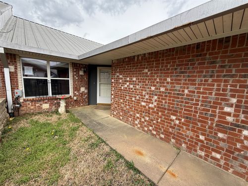 1802 Limestone Pl, Longview, TX, 75605-4267 | Card Image