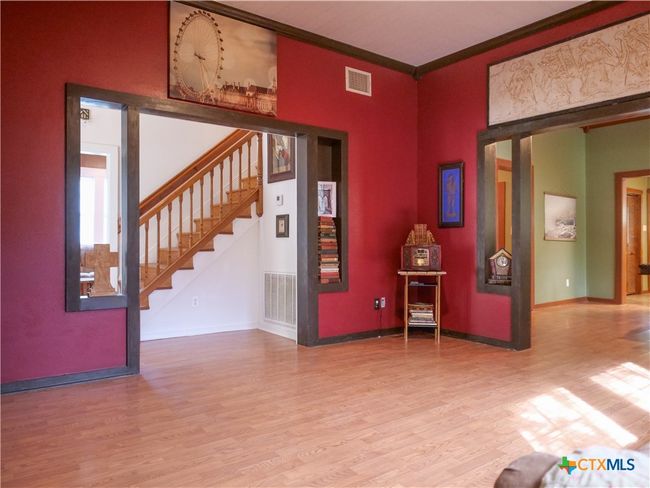 205 Hubbard Street, House other with 5 bedrooms, 3 bathrooms and null parking in Yoakum TX | Image 13