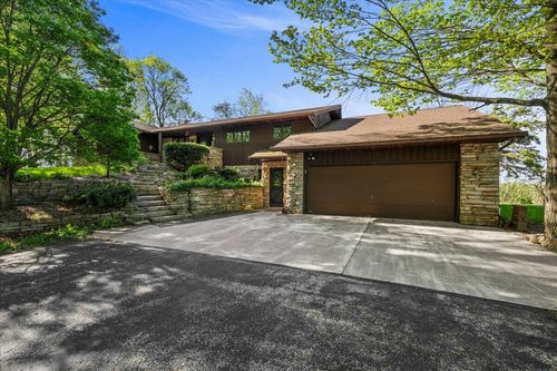 1535 Rabes Hilltop Rd, NEW HOLSTEIN, WI, 53061-9721 | Card Image