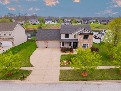 243 Eagle Ridge Dr, Valparaiso, IN, 46385-8791 | Card Image