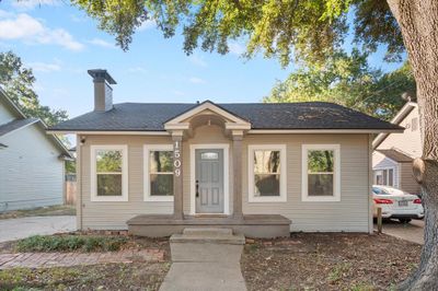 View of front of home | Image 1