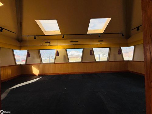 200 E Taylor St, Creston, IA, 50801-3844 | Card Image