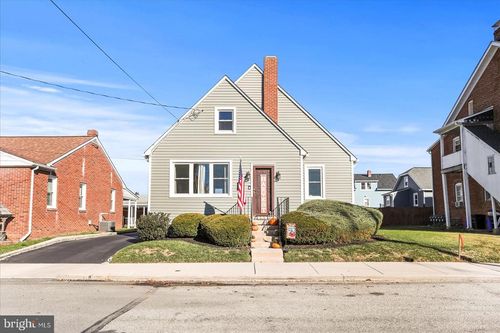 19 S 4th St, MCSHERRYSTOWN, PA, 17344-1819 | Card Image