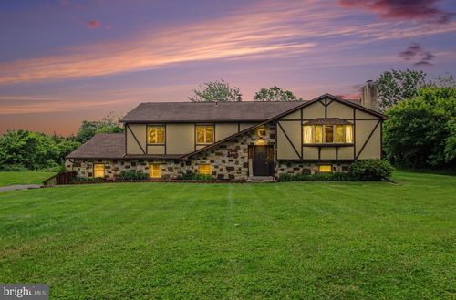 520 Hoffman Rd, HARLEYSVILLE, PA, 19438-2849 | Card Image