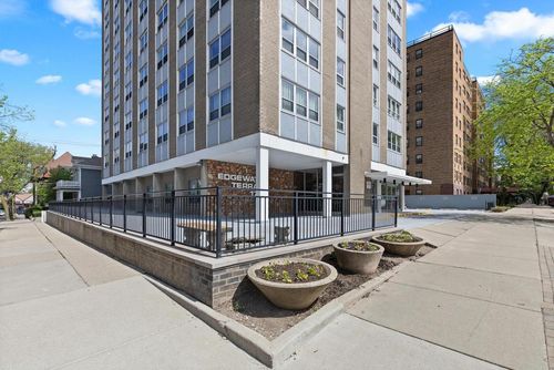 16d-1707 N Prospect Avenue, Milwaukee, WI, 53202 | Card Image