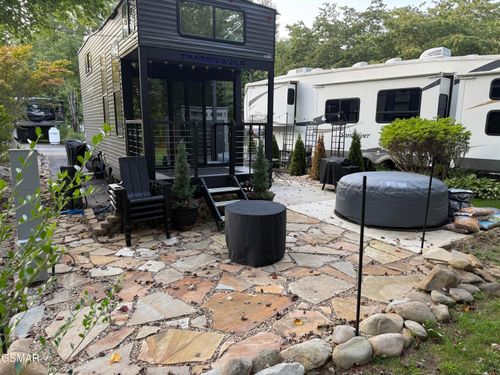 192-4229 E Parkway, Gatlinburg, TN, 37738-6427 | Card Image