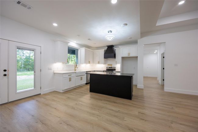 51 V Allen Ln, House other with 3 bedrooms, 3 bathrooms and 2 parking in Coldspring TX | Image 4