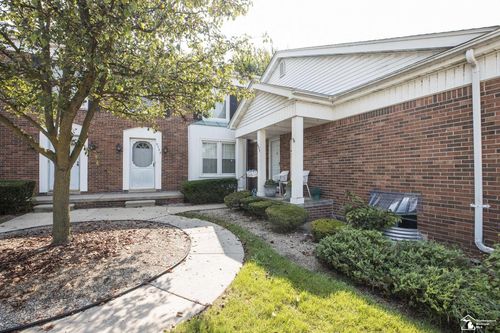 4725 Leisure Ln, Trenton, MI, 48183-4563 | Card Image