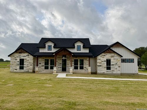 712 County Road 320, Floresville, TX, 78114-6697 | Card Image