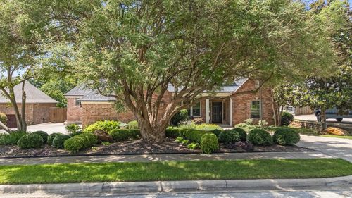 2301 Brookcrest Ln, Grapevine, TX, 76051-4677 | Card Image