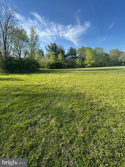 110 Ferndale Ln, ROYERSFORD, PA, 19468-1206 | Card Image