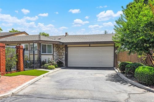 2155 Barclay Ct, Santa Ana, CA, 92701-3106 | Card Image