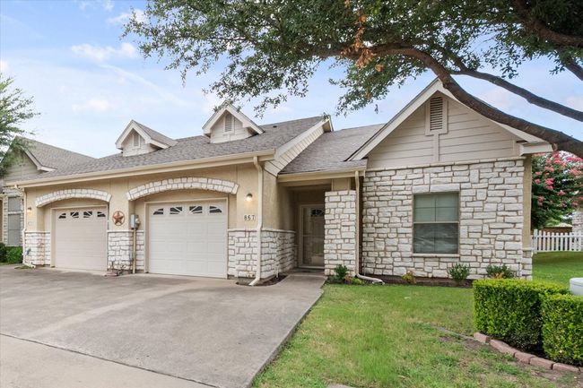 867 Kitty Hawk Ln, House other with 2 bedrooms, 2 bathrooms and null parking in Grand Prairie TX | Image 4