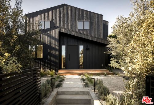 709 Vernon Ave, Venice, CA, 90291-2738 | Card Image