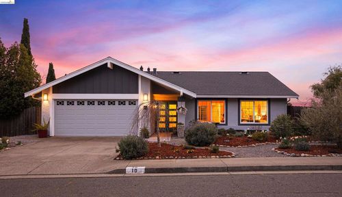 10 Clear Water Ct, El Sobrante, CA, 94803-2104 | Card Image