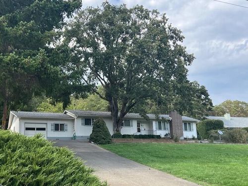 50 Tenney Dr, Rogue River, OR, 97537-4525 | Card Image