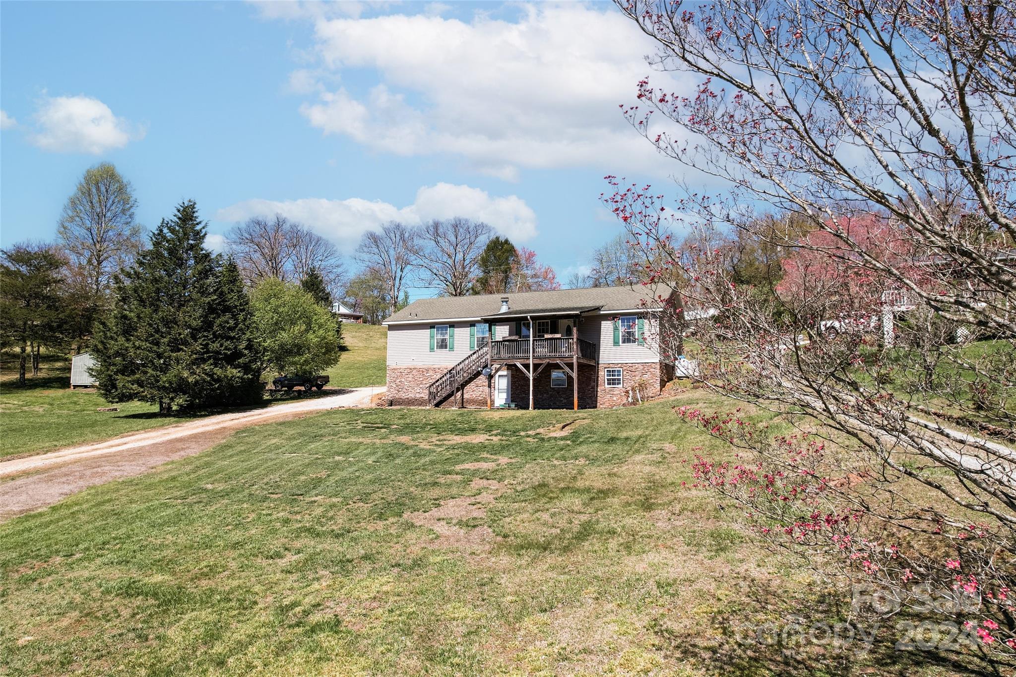 Country Ln, Franklin, NC 28734