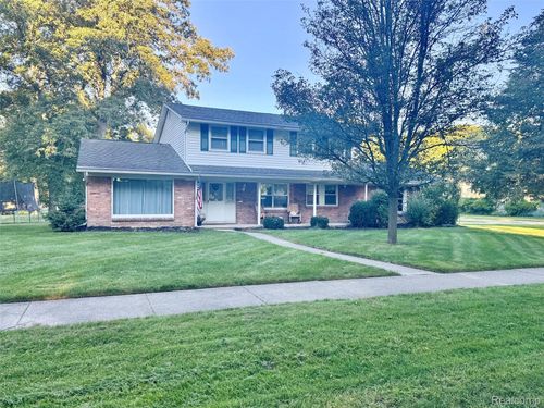8475 Burning Bush Rd, Grosse Ile, MI, 48138-1368 | Card Image