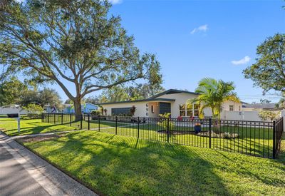 690 22 Nd Street Sw, House other with 4 bedrooms, 2 bathrooms and null parking in LARGO FL | Image 2