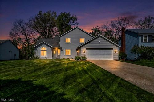 5165 Stevenson St, Richmond Heights, OH, 44143-2761 | Card Image