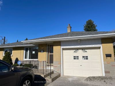 MAIN - 115 Harris Crt, House other with 3 bedrooms, 1 bathrooms and 3 parking in Oshawa ON | Image 2