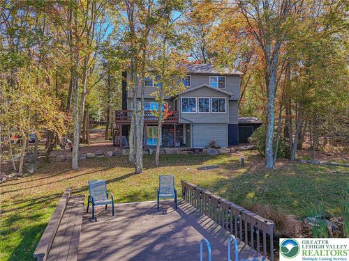 17 Lake Dr E, Clifton Twp, PA, 18424-8994 | Card Image