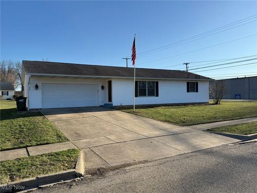 225 Jessica Dr, Dover, OH, 44622-9656 | Card Image