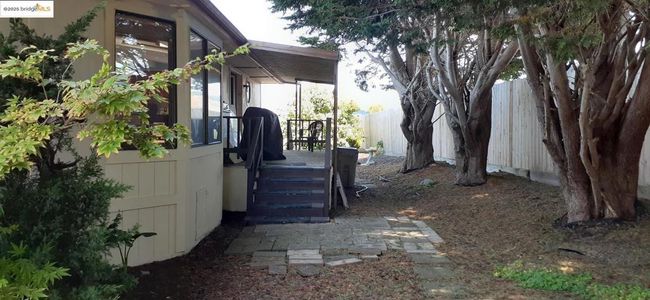 136 Castle Ct, Home with 2 bedrooms, 2 bathrooms and 2 parking in Fortuna CA | Image 25